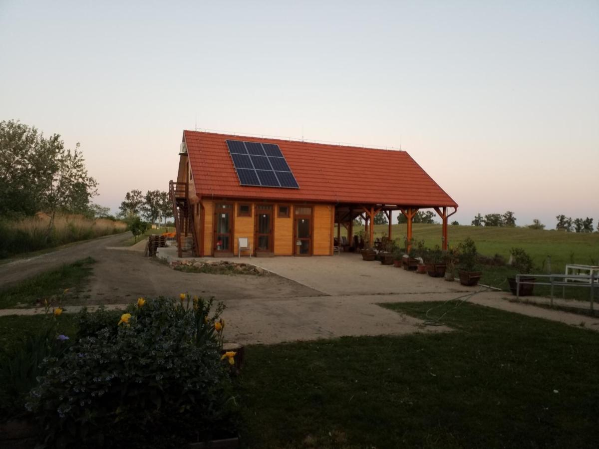Tiszaeszlar Tomajor Vendeghazak 아파트 외부 사진