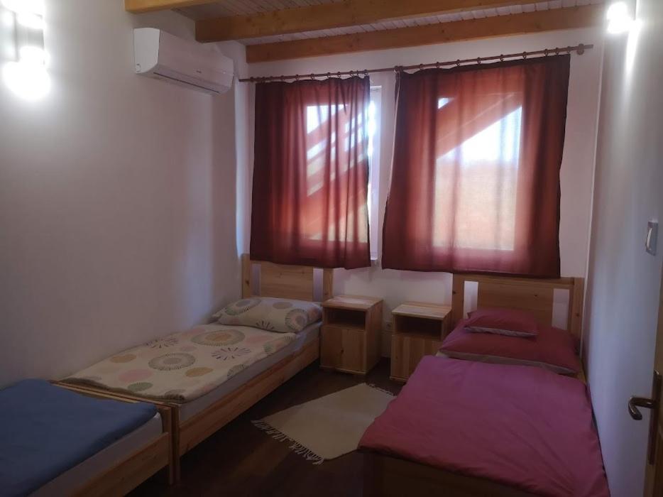 Tiszaeszlar Tomajor Vendeghazak 아파트 외부 사진