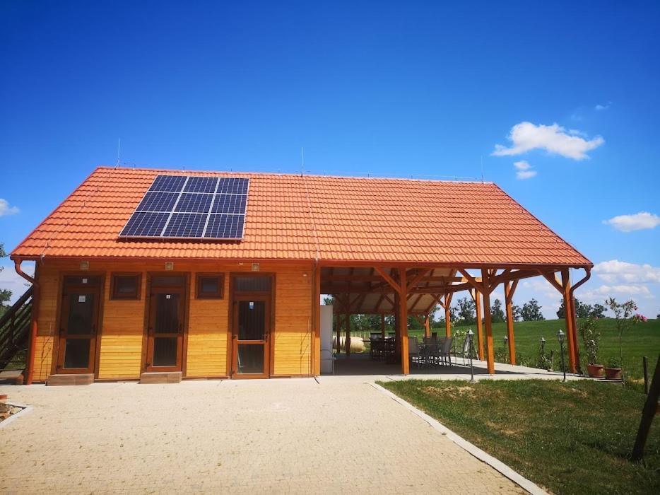 Tiszaeszlar Tomajor Vendeghazak 아파트 외부 사진