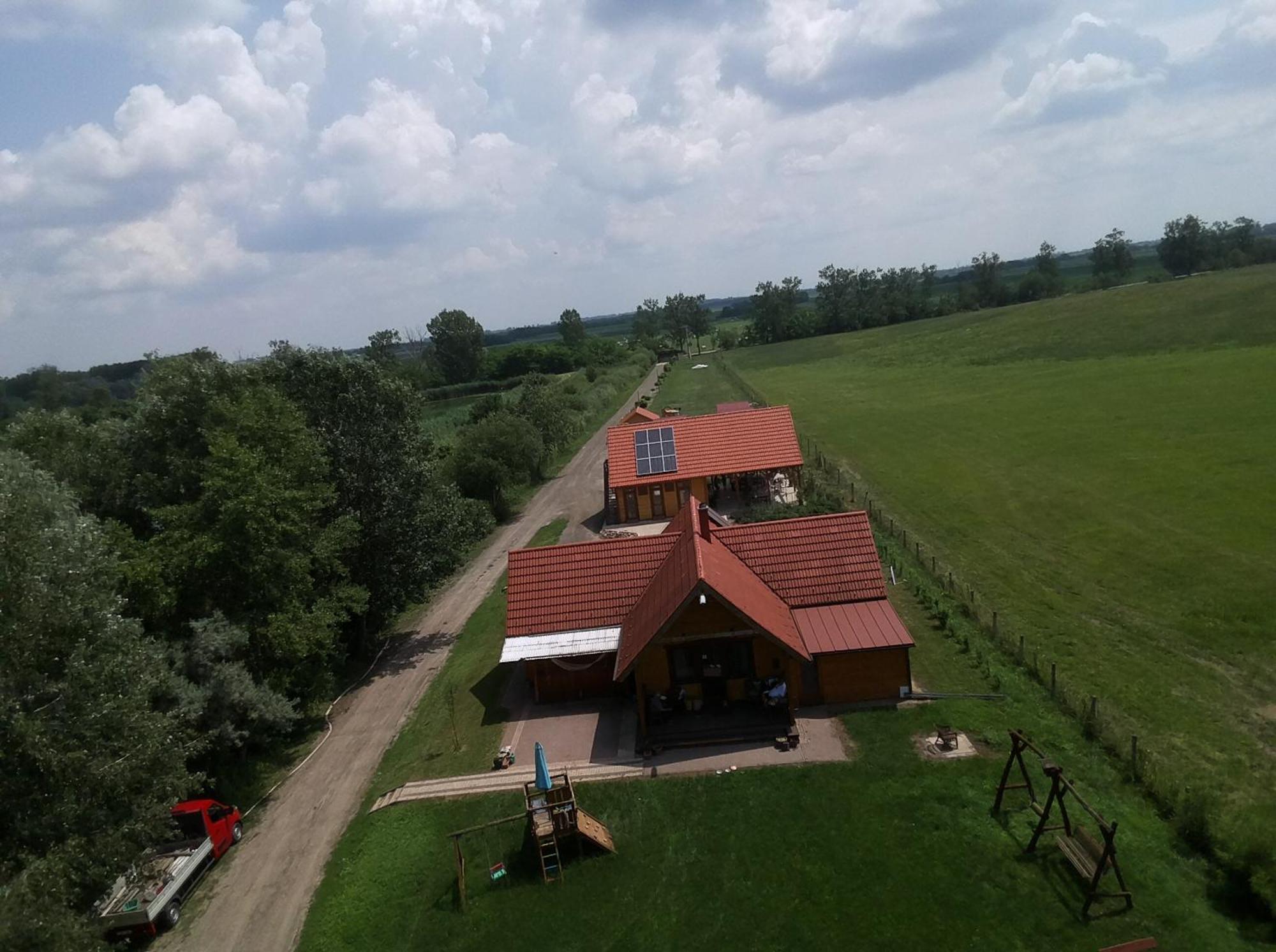 Tiszaeszlar Tomajor Vendeghazak 아파트 외부 사진